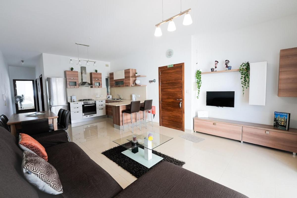 Seaview Flat In Mellieha's Heart Is-Sellum